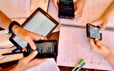 El uso de celulares en la escuela: del prohibir al acompañar. Algunas claves desde el Sistema Preventivo